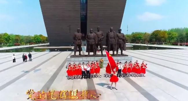 过年什么时候贴春联游戏画面